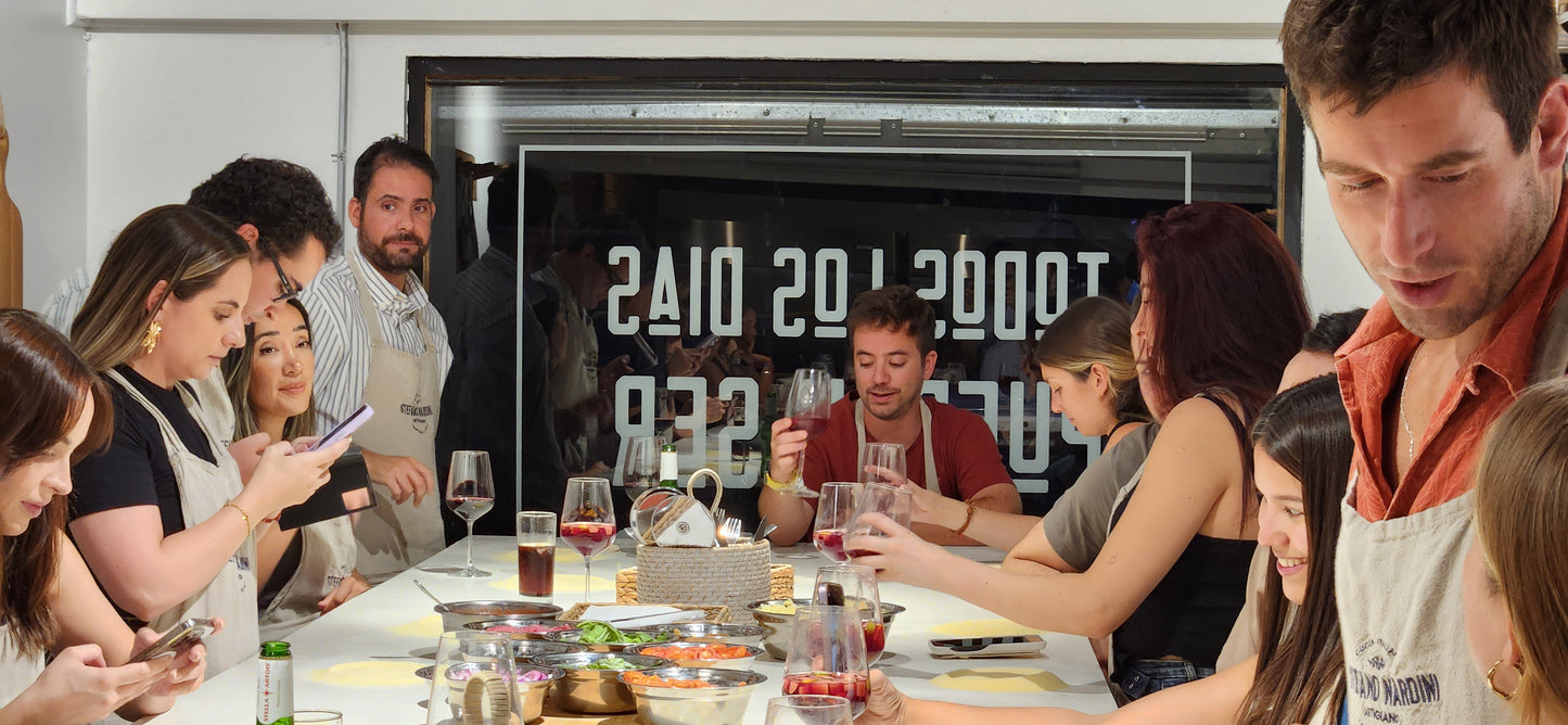 Jueves 6 Noviembre  · Clase Abierta Pizza ·  20:00 hrs